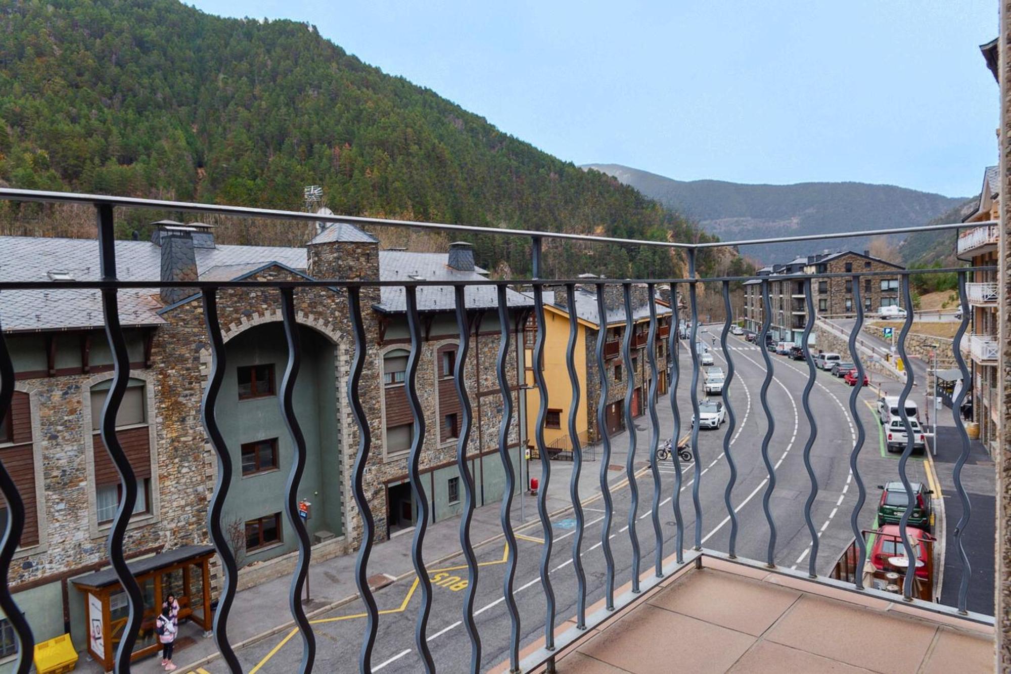 Gran Balcon Con Vistas I Amplio 3 Hab Cerca I Andbnb Ordino